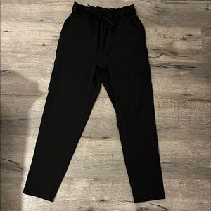 Lululemon black drawstring waist jogger pants yoga work size 6 small